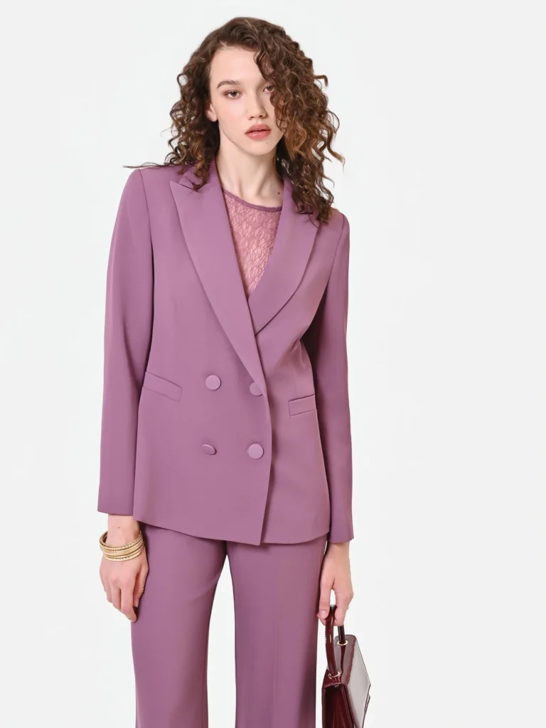 Rinascimento – Doppiopetto con revers a lancia, rosa antico – Piero Lepro Store, Barcellona P.G.